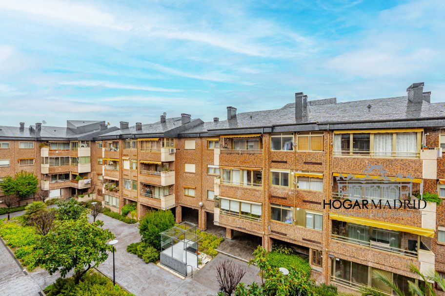 Urbanización de lujo, buen estado, con garaje y trastero