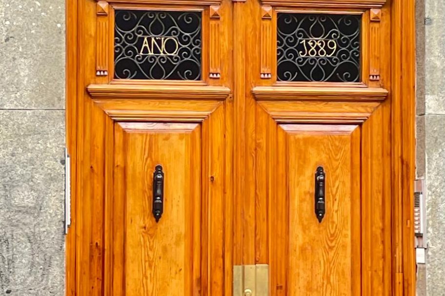 En el Barrio de Malasaña, con plaza de garaje