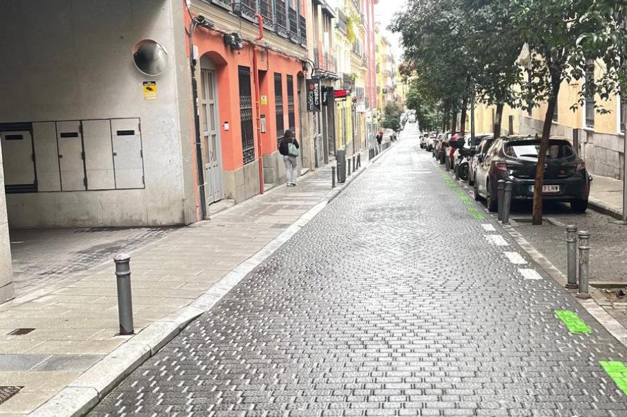 En el Barrio de Malasaña, con plaza de garaje