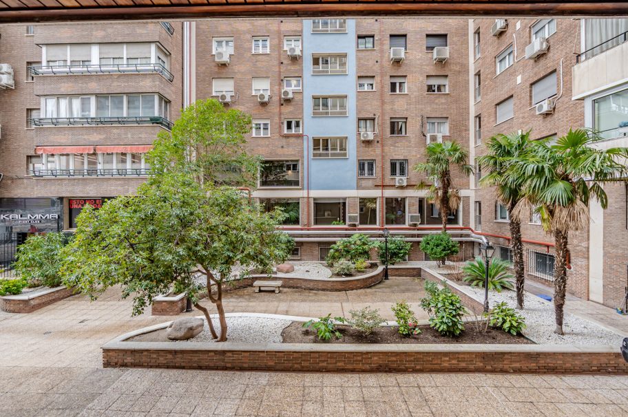 Oficina o despacho en edificio representativo