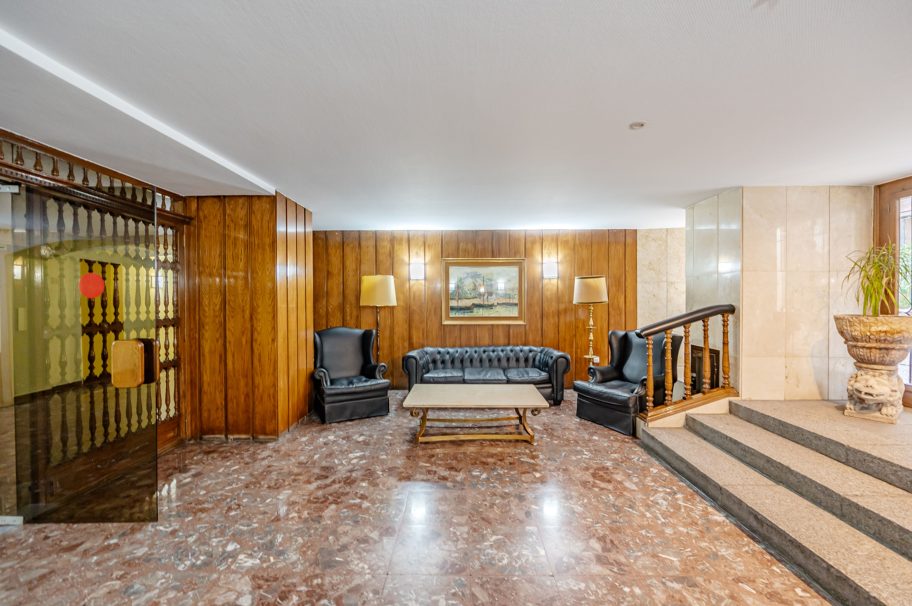 Oficina o despacho en edificio representativo