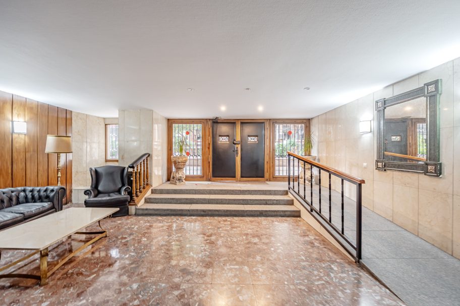 Piso en edificio representativo