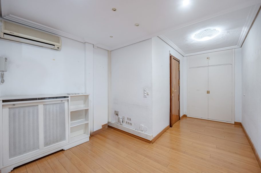 Piso en edificio representativo