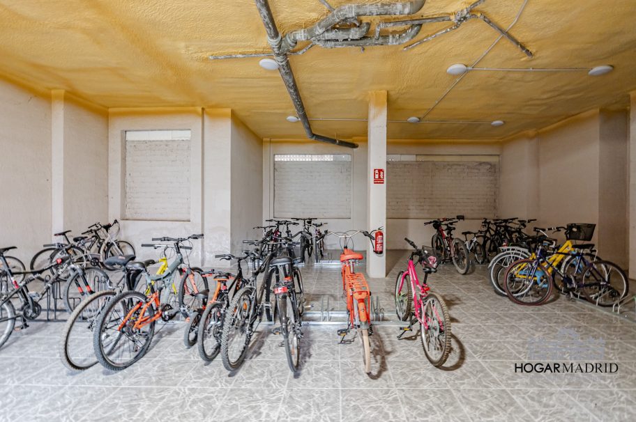 Urbanización de lujo, con garaje y trastero