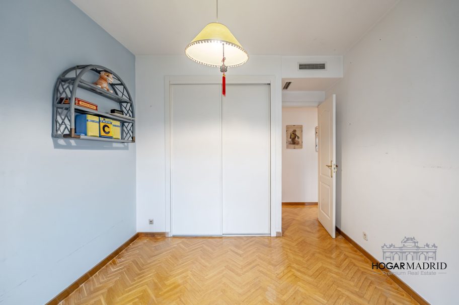 Urbanización de lujo, con garaje y trastero