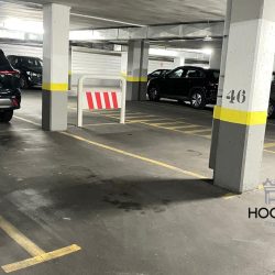 De lujo con garaje, piscina, jardín y gimnasio