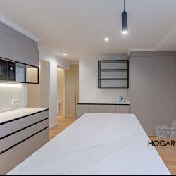 Apartamento de lujo a estrenar, con despacho