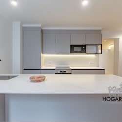 Apartamento de lujo a estrenar, con despacho