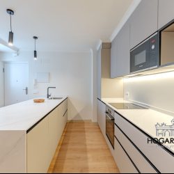 Apartamento de lujo a estrenar, con despacho