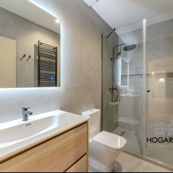 Apartamento de lujo a estrenar, con despacho