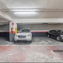 Alto, buen estado, con plaza de garaje para dos coches