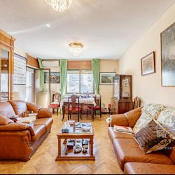 Alto, excelentes vistas, garaje