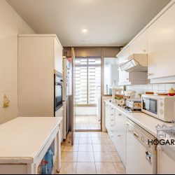 Alto, excelentes vistas, garaje