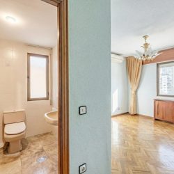 Alto, excelentes vistas, garaje