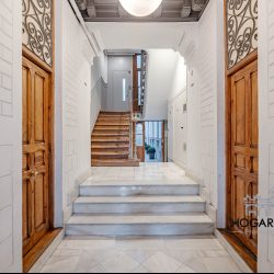 Apartamento clásico, con balcones