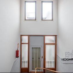 Apartamento clásico, con balcones