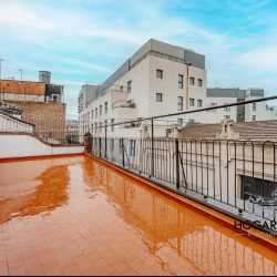 Apartamento clásico, con balcones