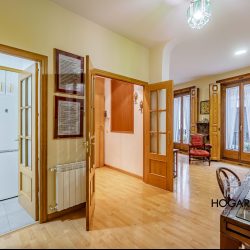 Apartamento clásico, con balcones