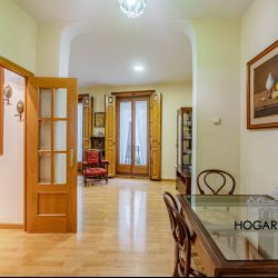 Apartamento clásico, con balcones