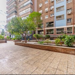 Piso en edificio representativo