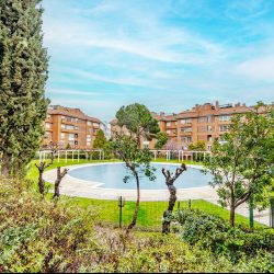 Urbanización de lujo, con garaje y trastero