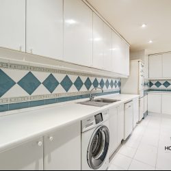 Urbanización de lujo, con garaje y trastero