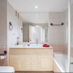 Urbanización de lujo, con garaje y trastero